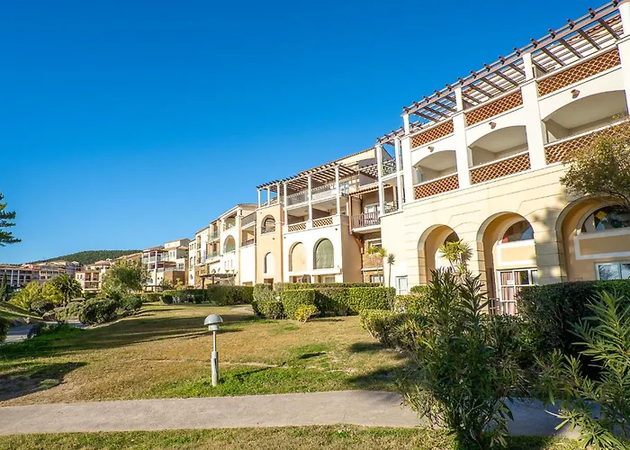 Apartment Village Cap Esterel - L'esquinade-106 By Interhome
