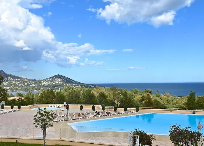 Apartment Village Cap Esterel - L'esquinade-106 By Interhome Saint-Raphaël