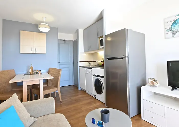 Apartment Village Cap Esterel - L'esquinade-106 By Interhome